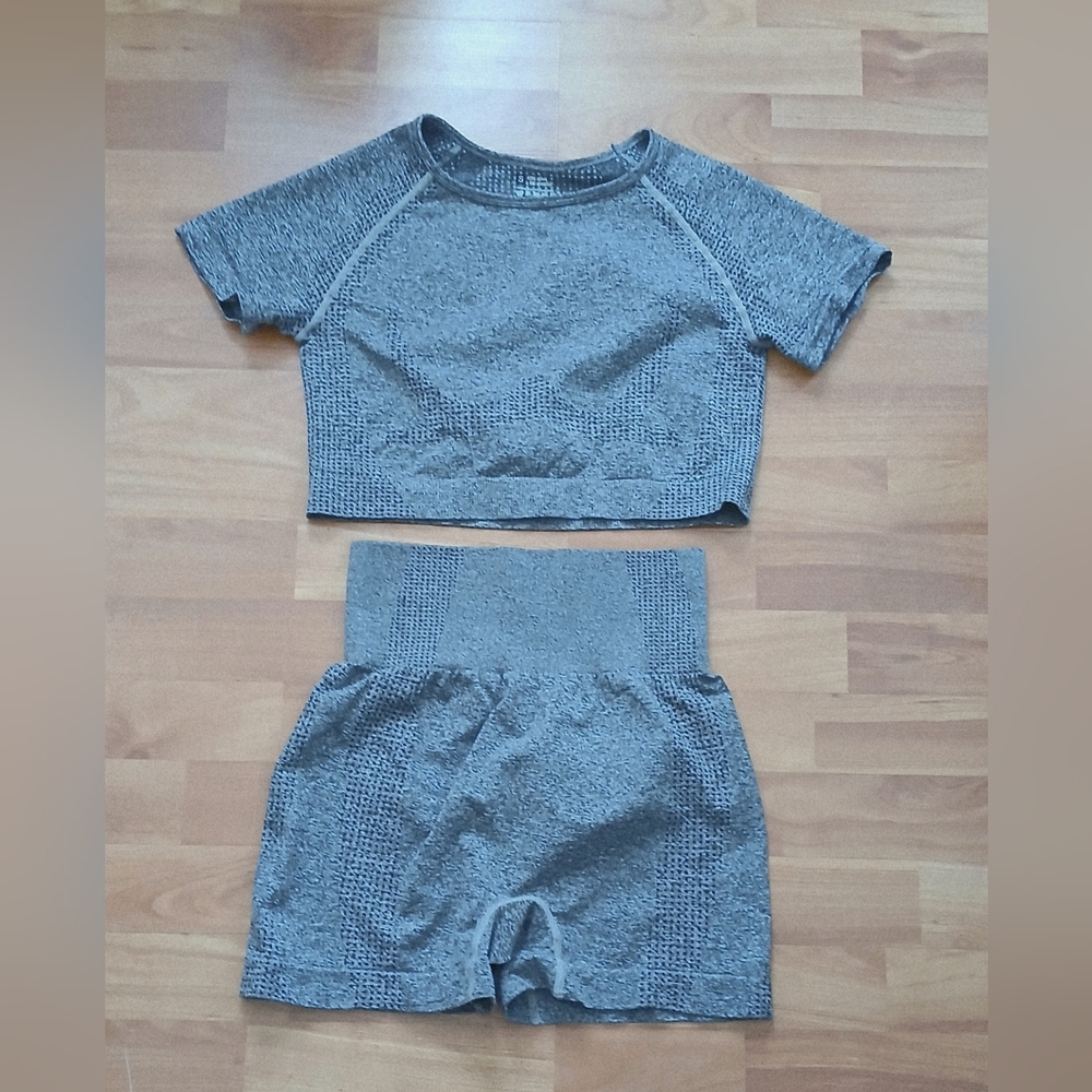 Women Seamless Shorts Crop Top Set Size S Gray Gym Yoga Workout Cycling